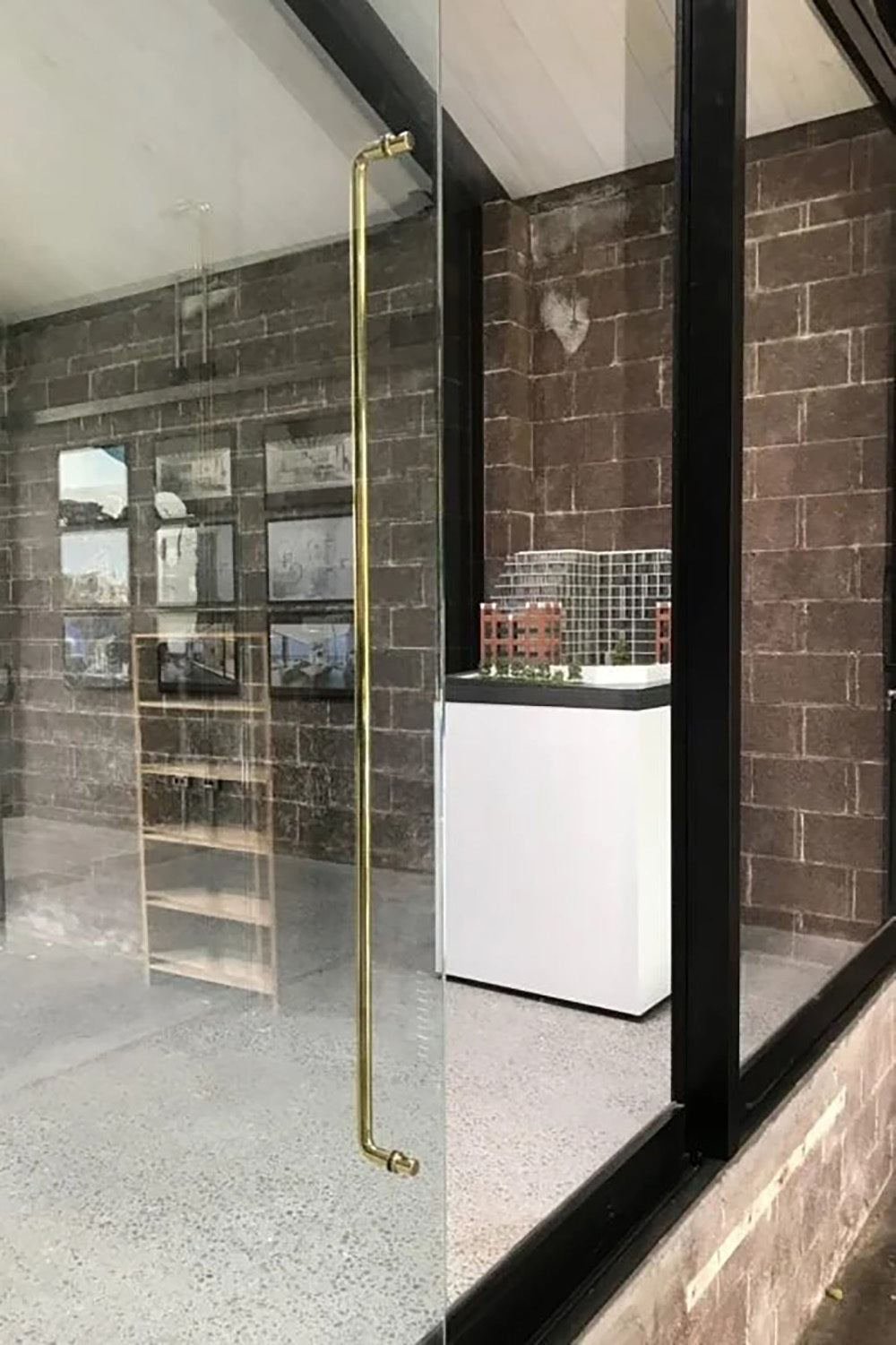 Halliday & Baillie 2240 Round Profile Brass D Pull Handle 600mm - Available in Various Finishes