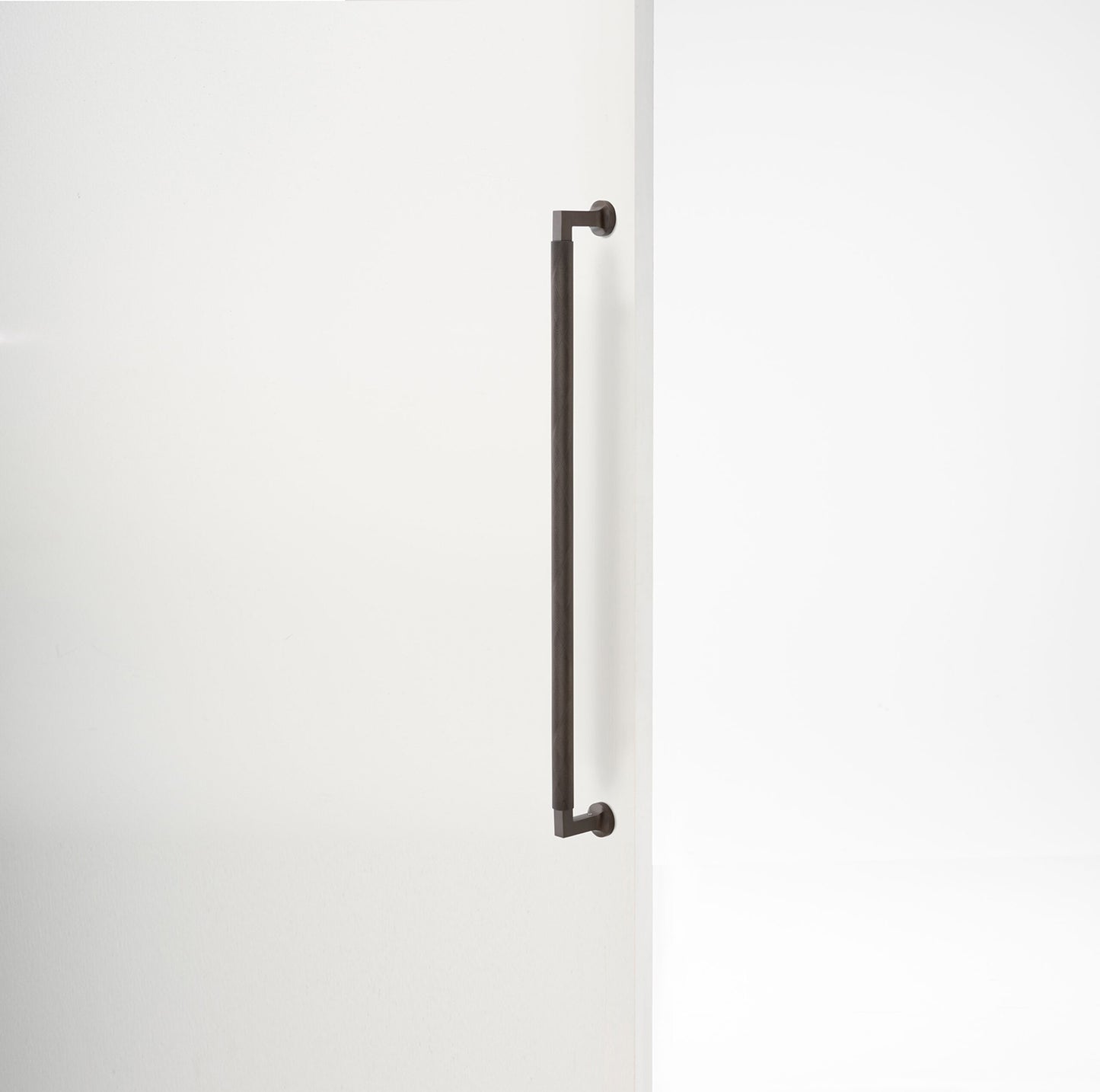 Iver Brunswick Door Pull Handle Entrance Kit Key/Key 600mm - Available in Various Finishes