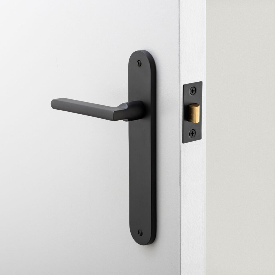 Iver Baltimore Door Lever Handle on Oval Backplate Satin Nickel