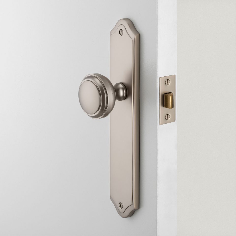Iver Paddington Door Knob on Shouldered Backplate Satin Nickel