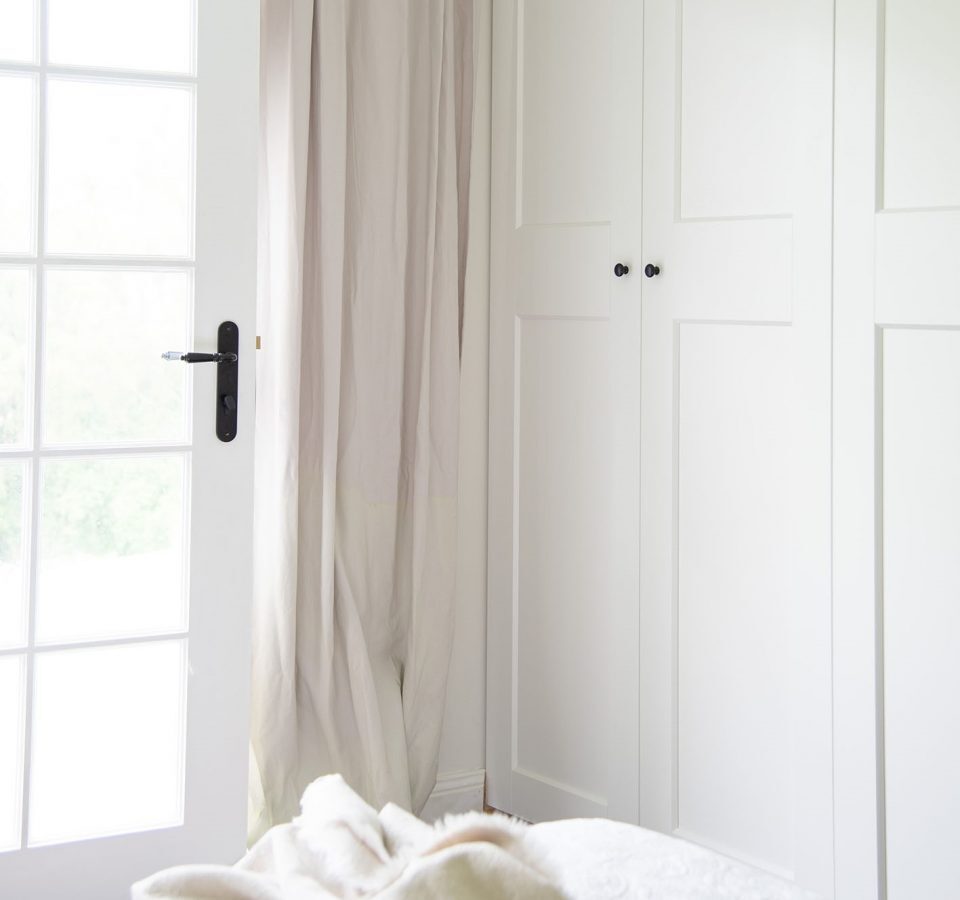 Iver Sarlat Lever Door Handle on Oval Backplate Signature Brass