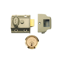 Yale Non-Deadlocking Nightlatch 40mm Back Set PB Cylinder Enamelled Body 706
