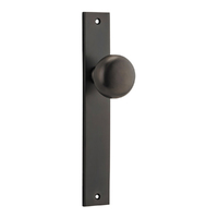 Iver Cambridge Door Knob on Rectangular Backplate Passage Signature Brass 10822