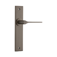 Iver Como Door Lever Handle on Chamfered Backplate Passage Signature Brass 10758