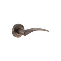 Iver Oxford Door Lever Handle on Round Rose Signature Brass 9221