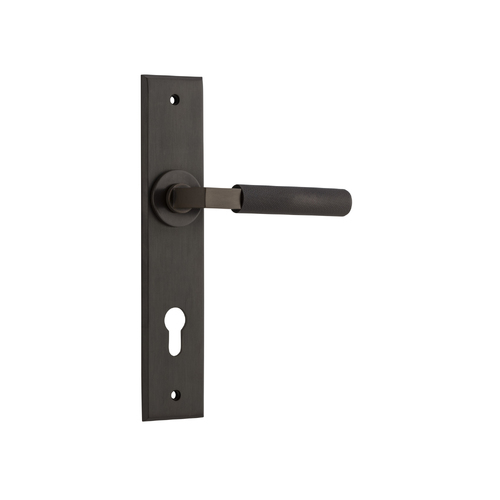Iver Brunswick Door Lever Handle on Chamfered Backplate Entrance Signature Brass 10796E85