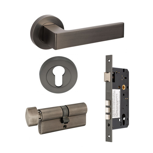 Zanda Boston Door Lever Handle on Round Rose Entrance Set 70mm (Key/Turn) Graphite Nickel 10084.4.GN