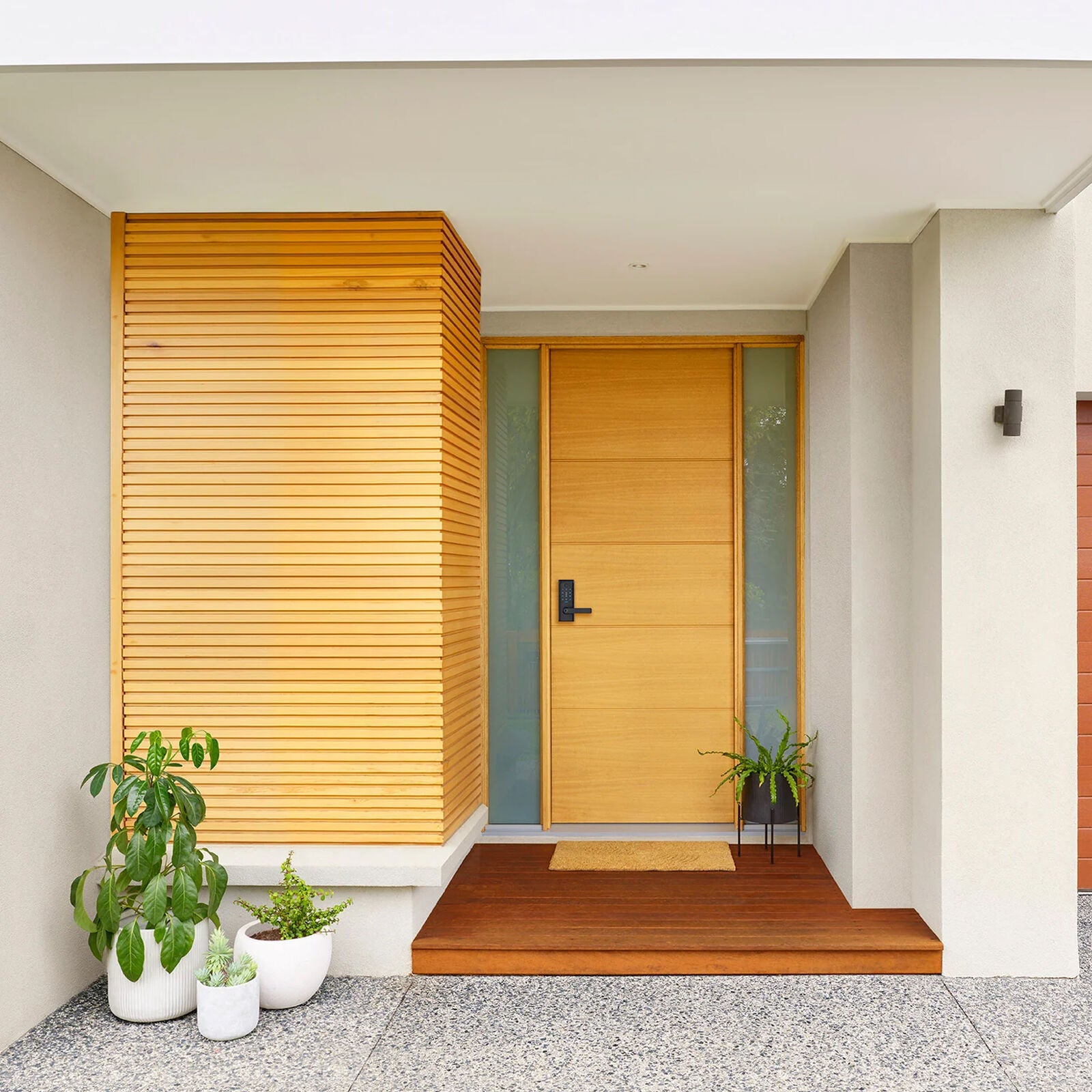 Gainsborough Mode Smart Entrance Lock Door Lever Black GMODENTBL