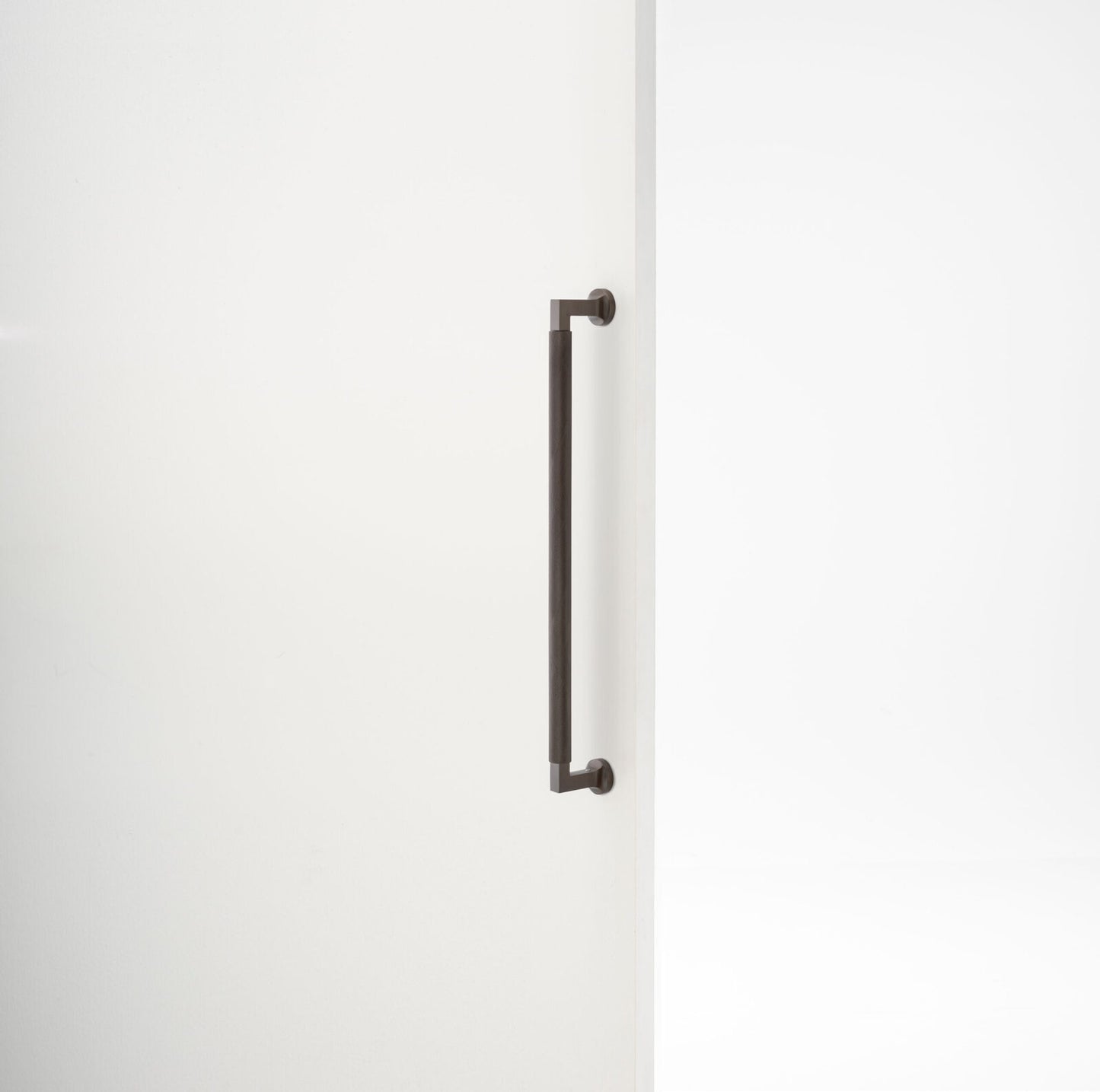 Iver Brunswick Door Pull Handle - Available in Various Finishes and Sizes