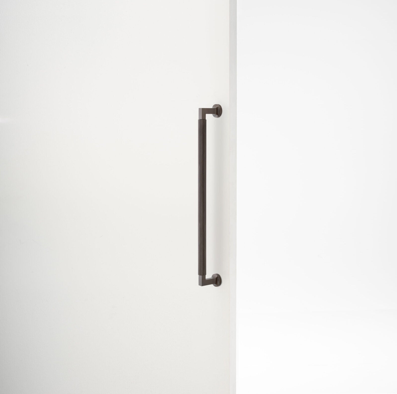 Iver Brunswick Door Pull Handle - Available in Various Finishes and Sizes