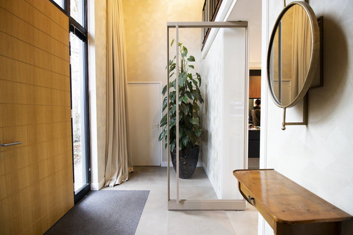 FritsJurgens System M+ Concealed Top Pivot with Standard Floor Plate