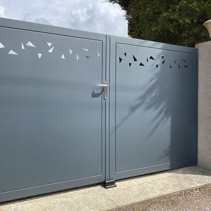 Locinox Bolt-On Off-Centered Ground Stop Catcher For Double Wing Gates P00006490