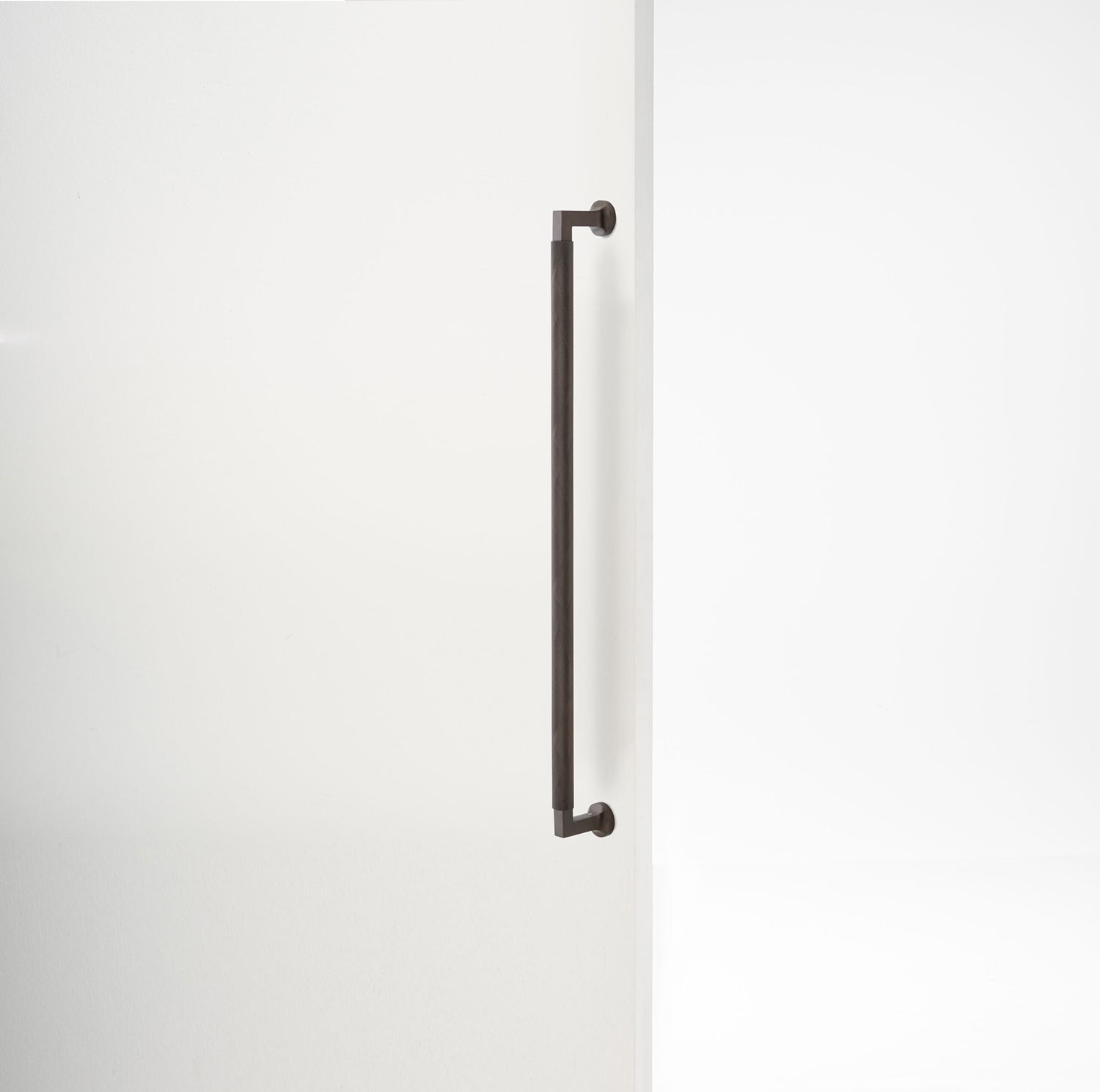 Iver Brunswick Door Pull Handle Entrance Kit Key/Key 600mm - Available in Various Finishes