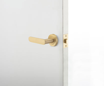 Iver Bronte Door Lever on Round Rose Passage