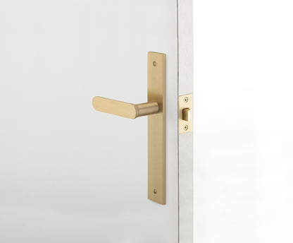 Iver Bronte Door Lever Handle on Rectangular Backplate Matt Black