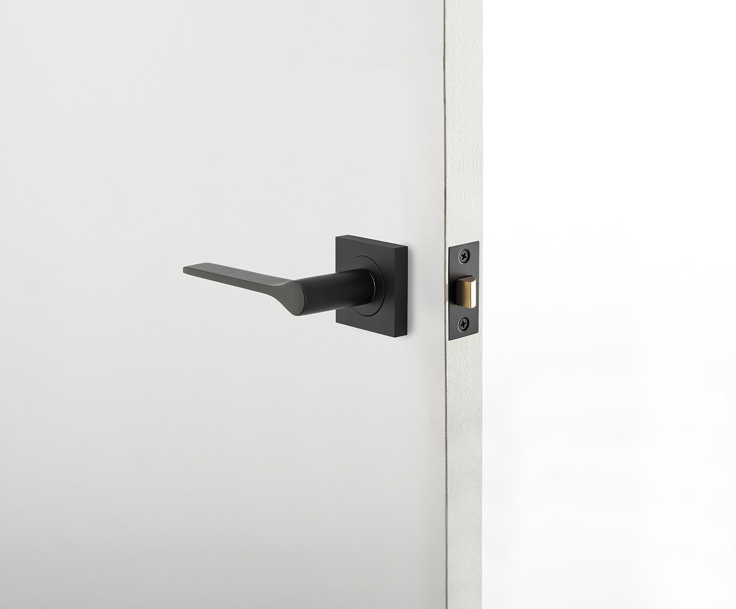 Iver Como Door Lever Handle on Square Rose Passage