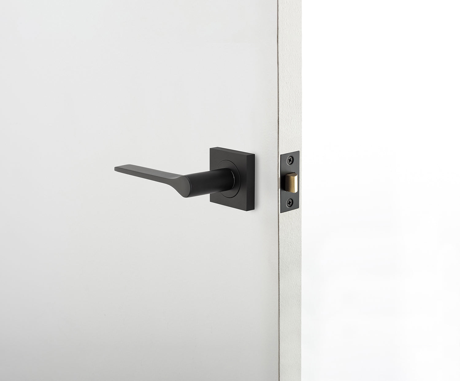 Iver Como Door Lever Handle on Square Rose Passage