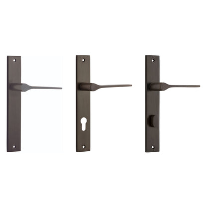 Iver Como Door Lever Handle on Rectangular Backplate Signature Brass