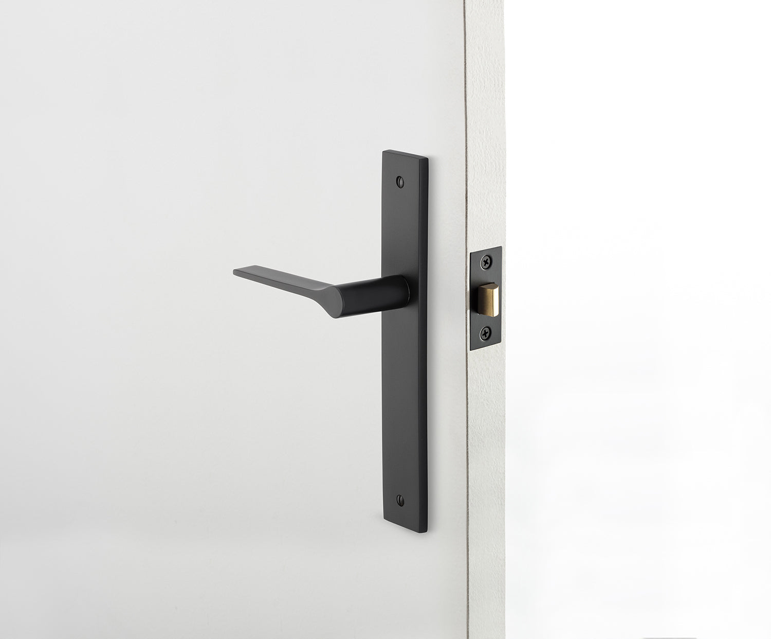 Iver Como Door Lever Handle on Rectangular Backplate Satin Nickel