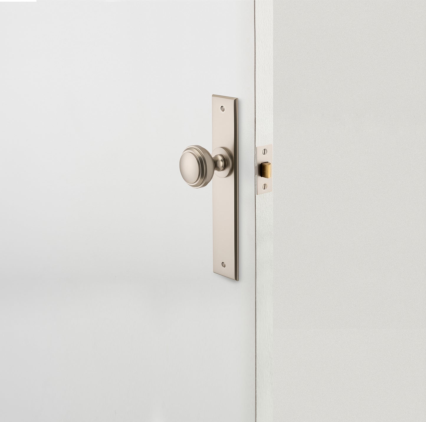 Iver Paddington Door Knob on Chamfered Backplate Polished Nickel