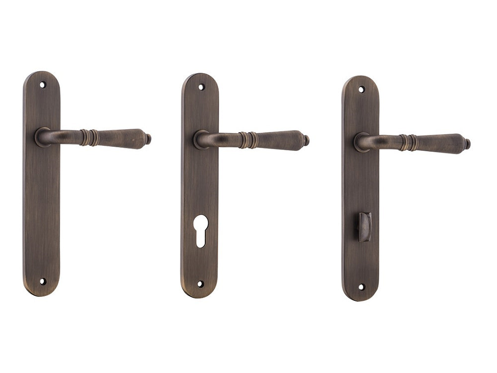 Iver Sarlat Lever Door Handle on Oval Backplate Signature Brass