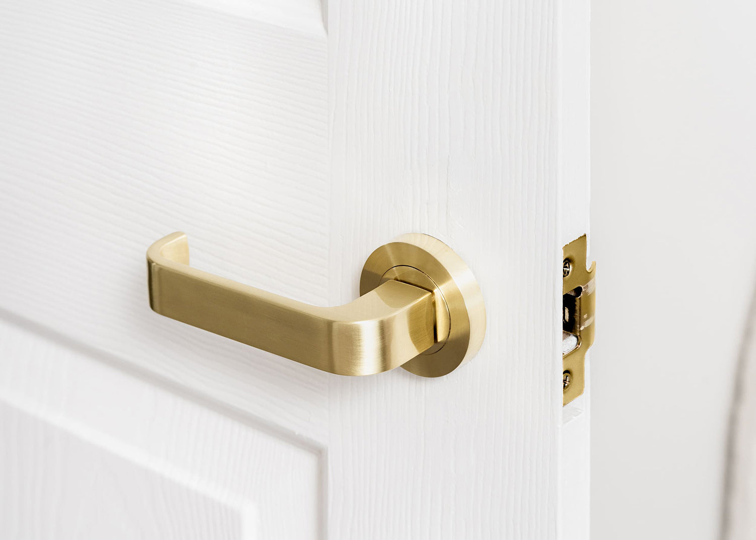 Zanda Streamline Door Handle Lever Set on Round Rose Satin Brass